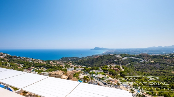 Exklusive Eckwohnung mit Panoramablick auf das Meer