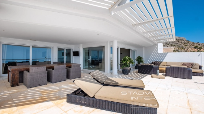 Exklusive Eckwohnung mit Panoramablick auf das Meer