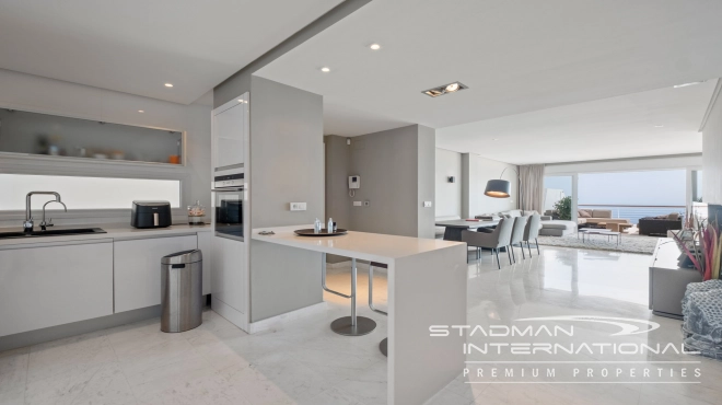 Exklusive Eckwohnung mit Panoramablick auf das Meer