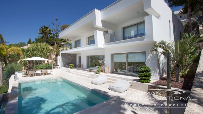 Vakker Moderne Villa Med Direkte Utsikt Over Don Cayo Golfbane i Altea La Vella