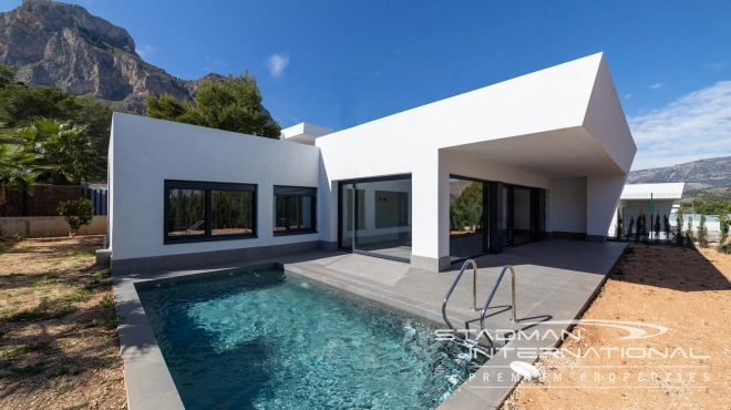 Nieuwbouw Villa met Zwembad in Polop de la Marina