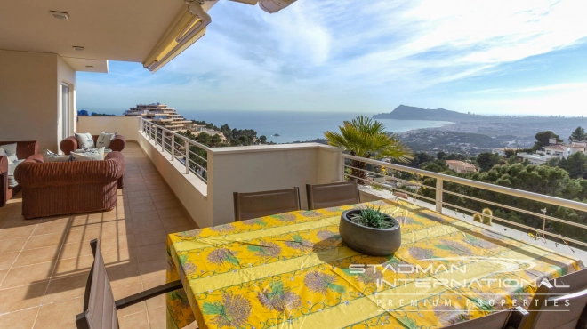 Corner Penthouse with Beautiful Sea Views in the Sierra de Altea