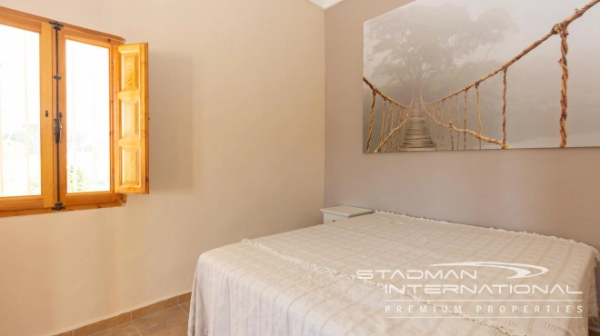 Villa on a Large Domain with Beautiful Views in La Nucia