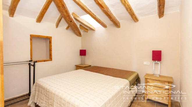 Villa on a Large Domain with Beautiful Views in La Nucia