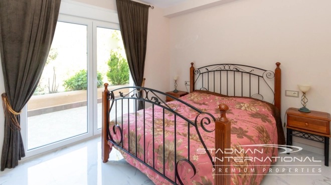 Villa on a Large Domain with Beautiful Views in La Nucia