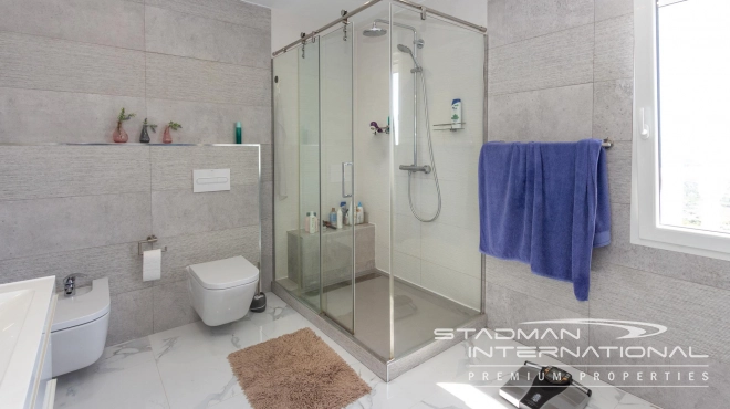 Villa on a Large Domain with Beautiful Views in La Nucia
