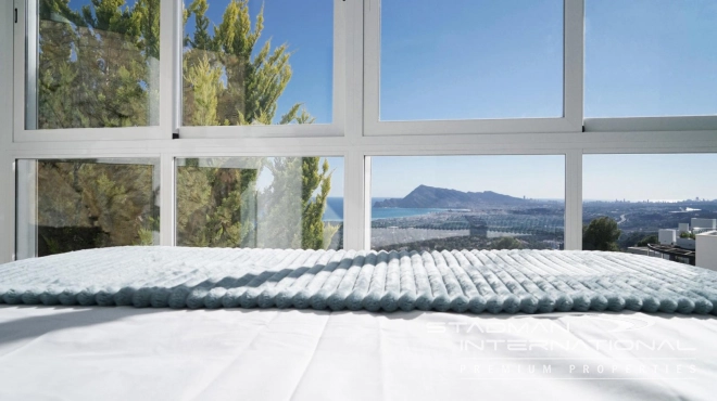 Villa in the Sierra de Altea with Sea View