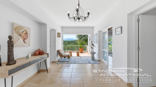 Elegant Villa with Stunning Mountain Views in Altea La Vella