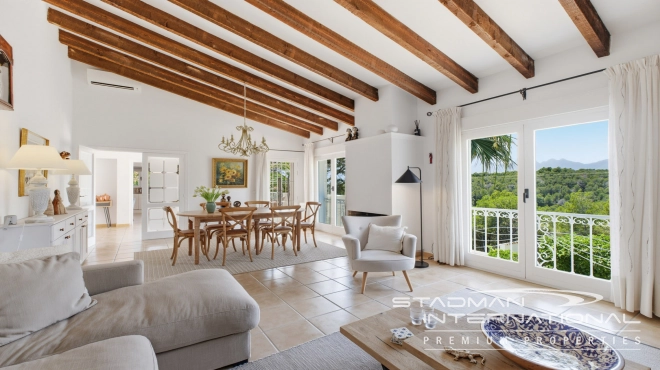 Elegant Villa with Stunning Mountain Views in Altea La Vella