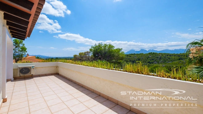 Elegant Villa with Stunning Mountain Views in Altea La Vella
