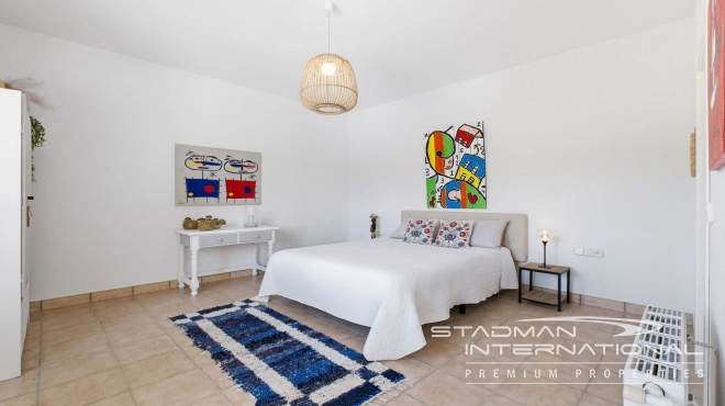 Elegant Villa with Stunning Mountain Views in Altea La Vella