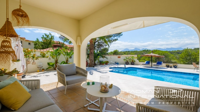Elegant Villa with Stunning Mountain Views in Altea La Vella