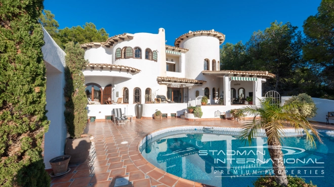 Impressive Spanish Villa next to the Golf Course in Altea La Vella 