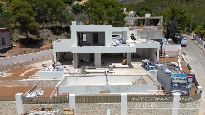 Villa de Nouvelle Construction sur un Terrain d'Angle avec Vue Mer