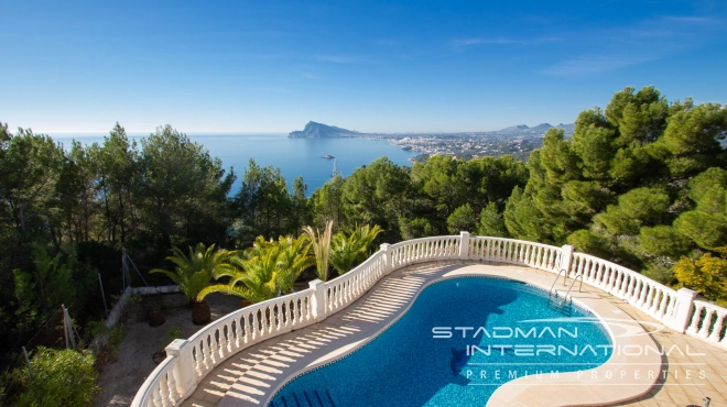 Villa med Fantastisk Havutsikt i Altea Hills 