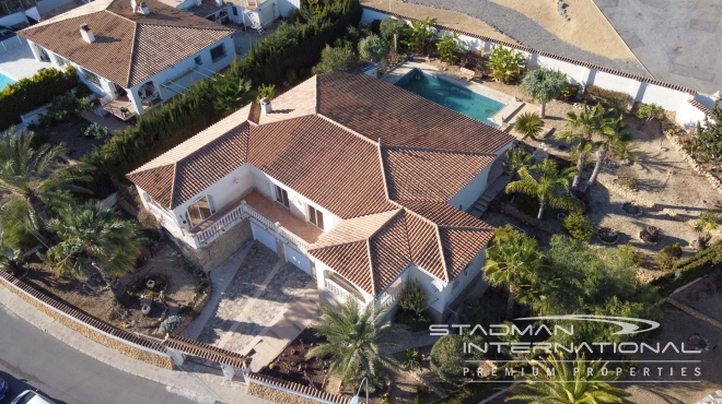 Large Villa with Mature Garden in a Central Location