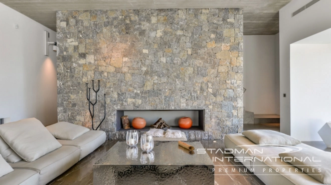 Exceptional Villa with Beautiful Panoramic View and Full Privacy