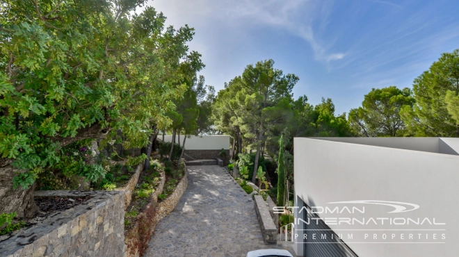 Exceptional Villa with Beautiful Panoramic View and Full Privacy
