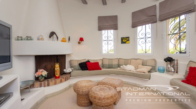 Beautiful Villa on a Large Flat Corner Plot with Sea Views