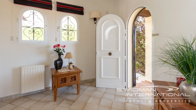 Beautiful Villa on a Large Flat Corner Plot with Sea Views