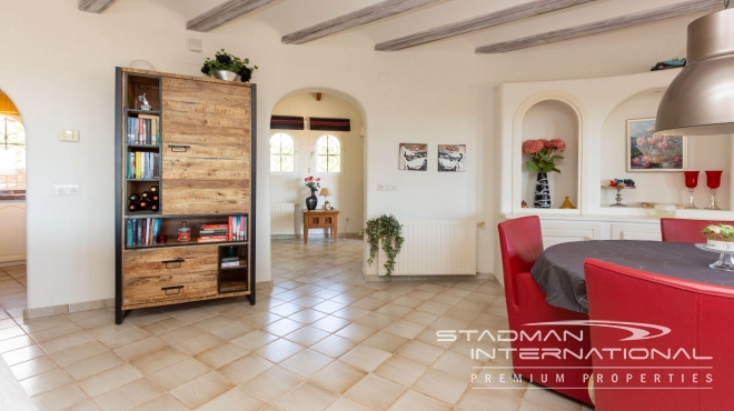 Beautiful Villa on a Large Flat Corner Plot with Sea Views