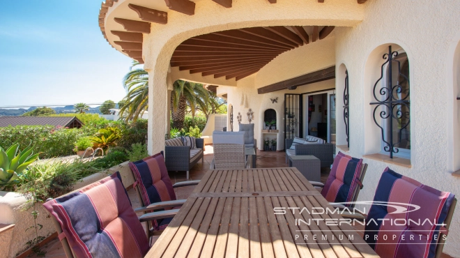 Beautiful Villa on a Large Flat Corner Plot with Sea Views