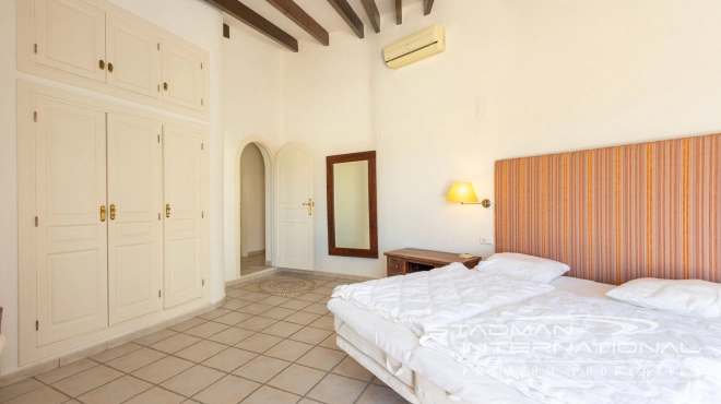Beautiful Villa on a Large Flat Corner Plot with Sea Views