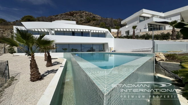 Moderne Villa mit Meerblick in Altea Hills