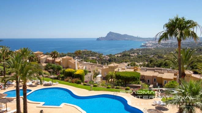 Ruim Duplex Penthouse met Prachtig Zeezicht in Altea Hills