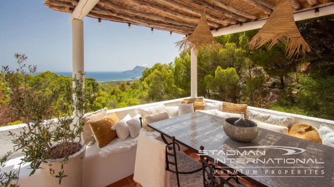 Renovert Villa med Utsikt over Middelhavet og Gjesteleilighet