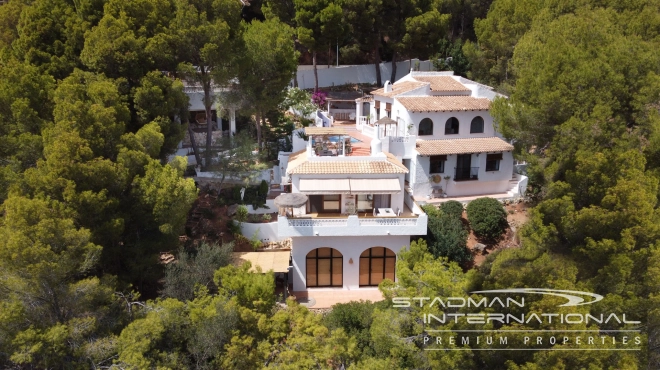 Renovierte Villa mit Meerblick und Gästeapartment