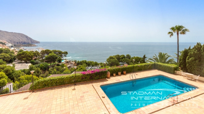 Impressive Villa with Exceptional Sea Views in a Prime Location