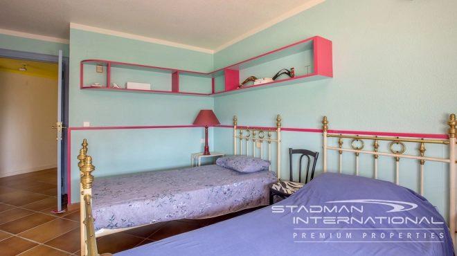 Villa on a Large Plot with Sea Views near the Altea Old Town