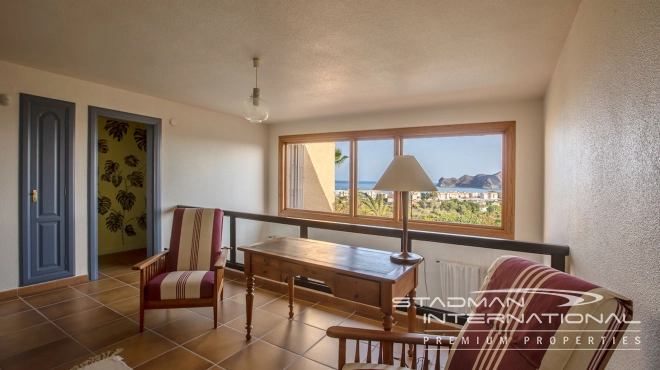 Villa on a Large Plot with Sea Views near the Altea Old Town