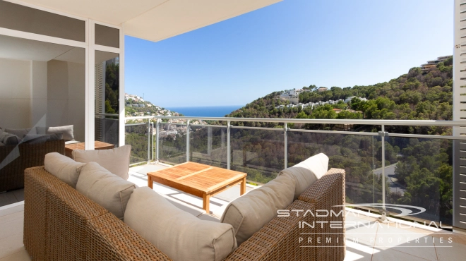 Moderne Wohnung mit Meerblick in Altea Hills
