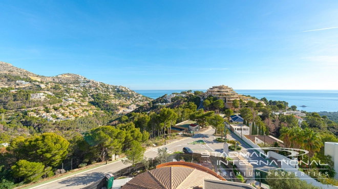 Corner Apartment with Beautiful Sea Views in the Sierra de Altea