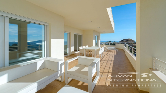 Corner Apartment with Beautiful Sea Views in the Sierra de Altea