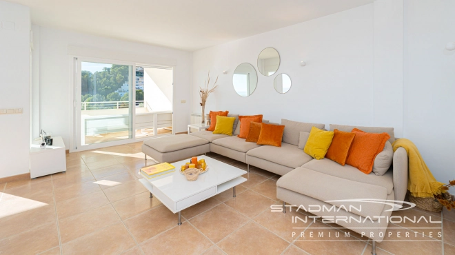 Corner Apartment with Beautiful Sea Views in the Sierra de Altea