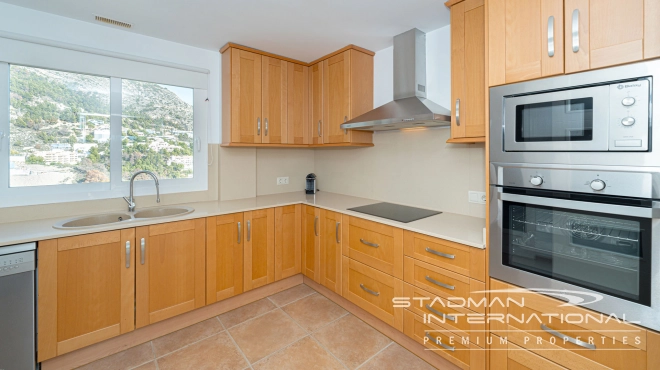 Corner Apartment with Beautiful Sea Views in the Sierra de Altea