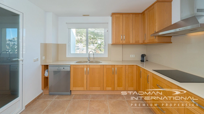 Corner Apartment with Beautiful Sea Views in the Sierra de Altea