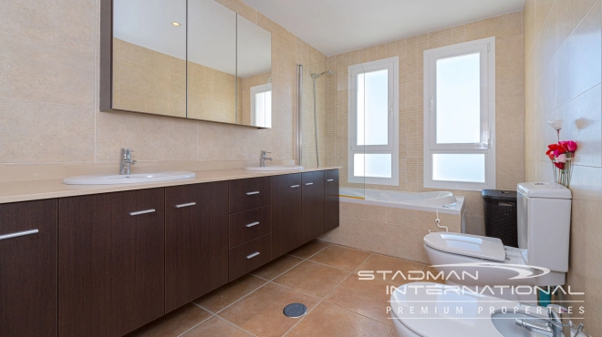 Corner Apartment with Beautiful Sea Views in the Sierra de Altea