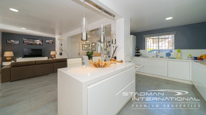 Charmante Villa met Bergzicht op een Centrale Locatie