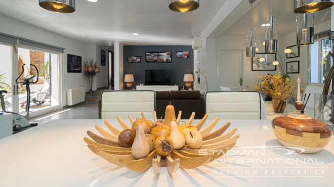 Charmante Villa met Bergzicht op een Centrale Locatie