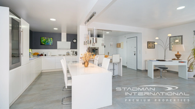 Charmante Villa met Bergzicht op een Centrale Locatie