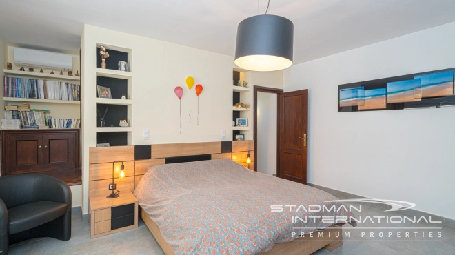 Charmante Villa met Bergzicht op een Centrale Locatie