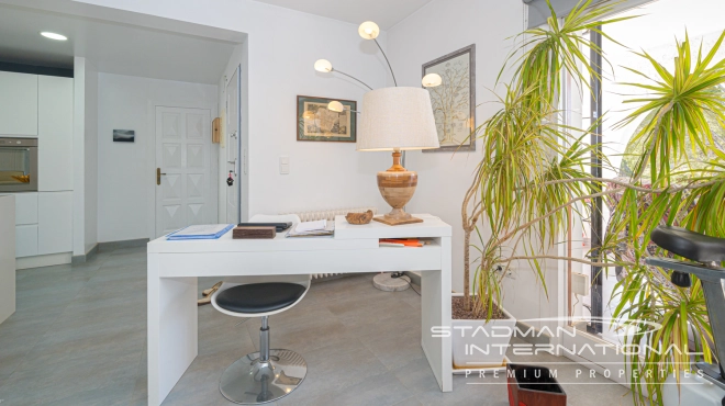 Charmante Villa met Bergzicht op een Centrale Locatie