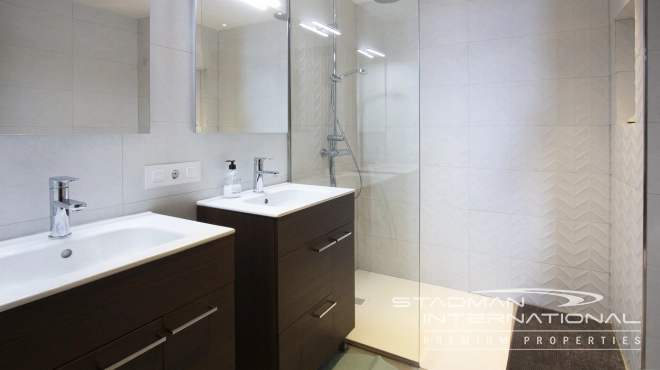 Large First Line Apartment on the Seafront in Altea