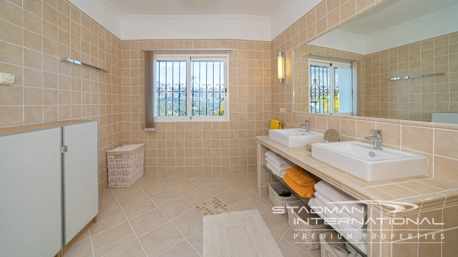 Renovated Villa with Breathtaking Sea Views near La Olla Beach