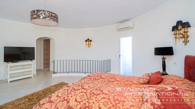 Renovated Villa with Breathtaking Sea Views near La Olla Beach