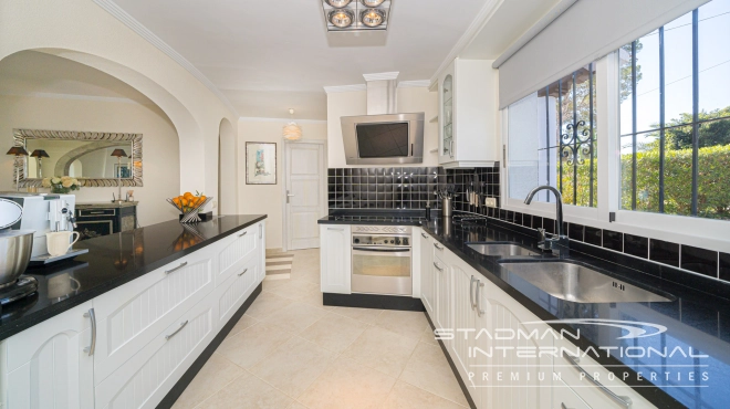 Renovated Villa with Breathtaking Sea Views near La Olla Beach